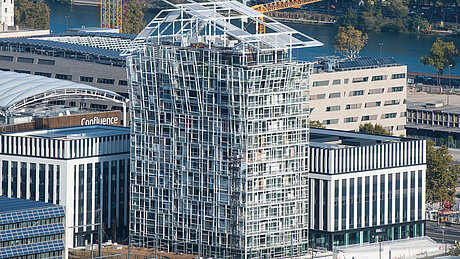 Das Bauwerk Ycone erstreckt sich auf 14 Stockwerke.